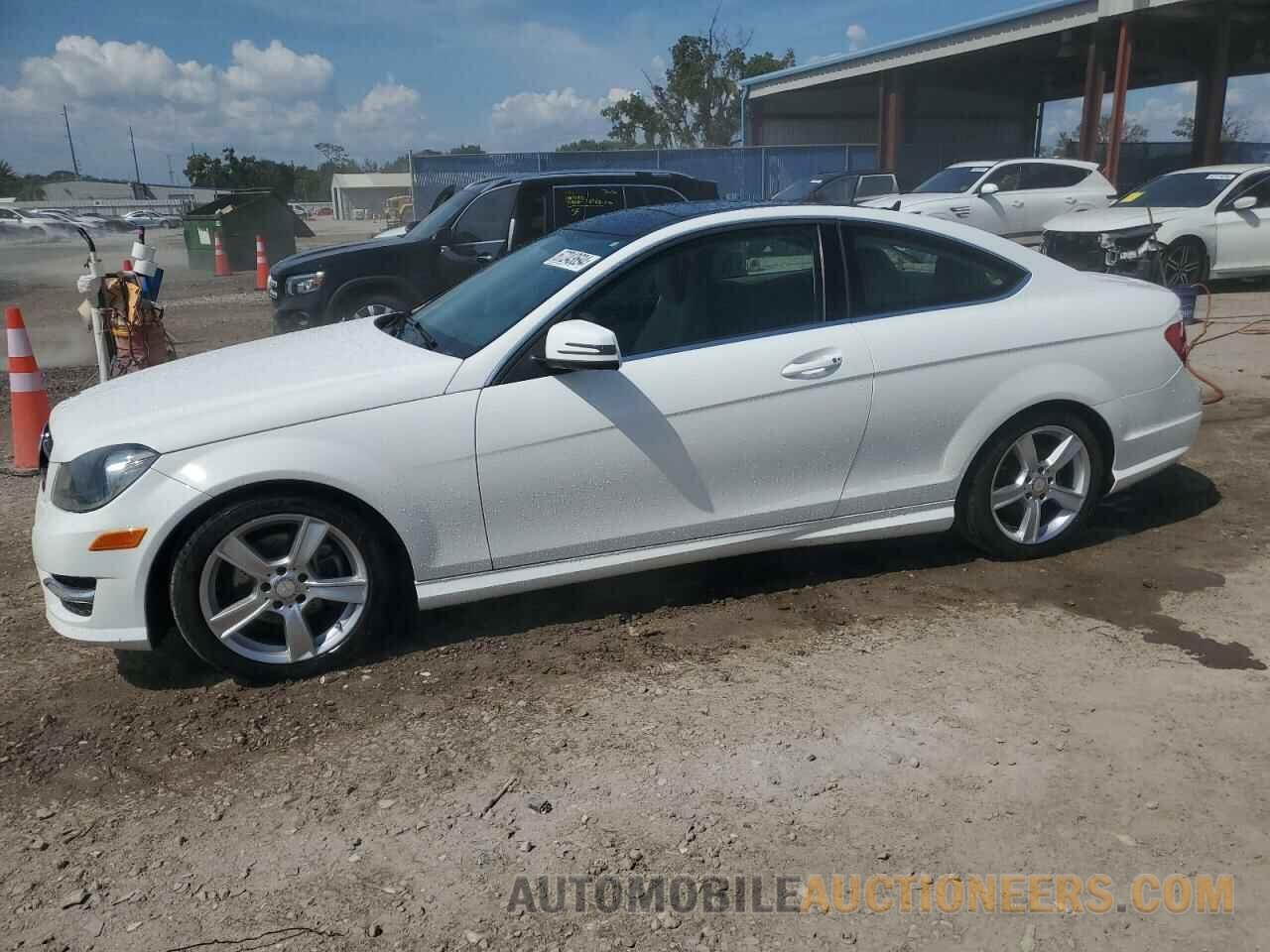 WDDGJ4HB2FG374138 MERCEDES-BENZ C-CLASS 2015