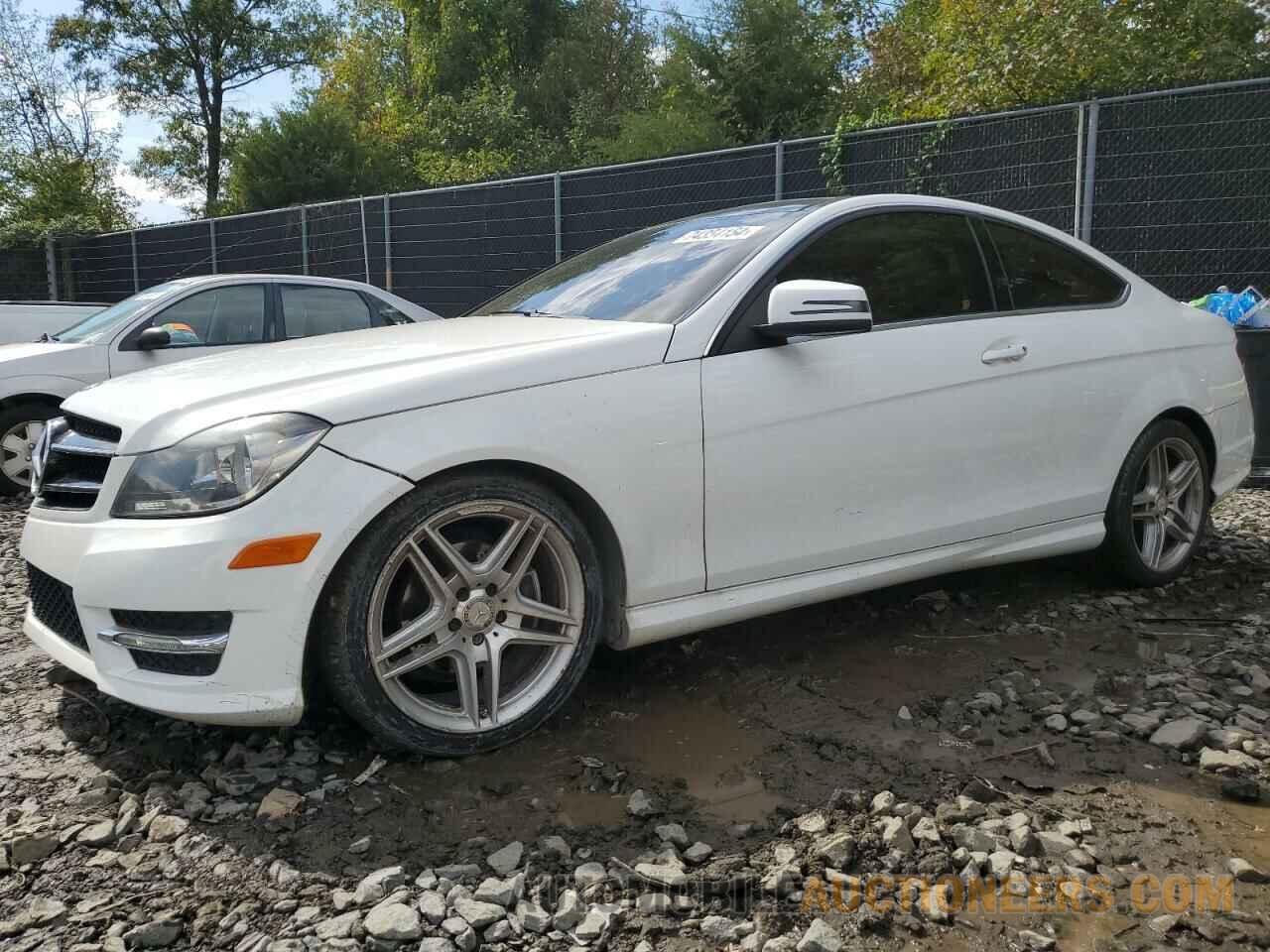 WDDGJ4HB2FG441305 MERCEDES-BENZ C-CLASS 2015