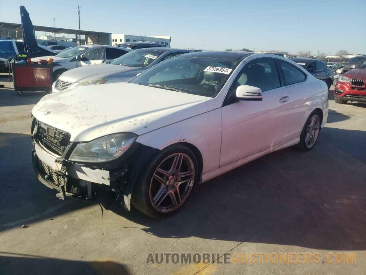 WDDGJ4HB3FG369580 MERCEDES-BENZ C-CLASS 2015