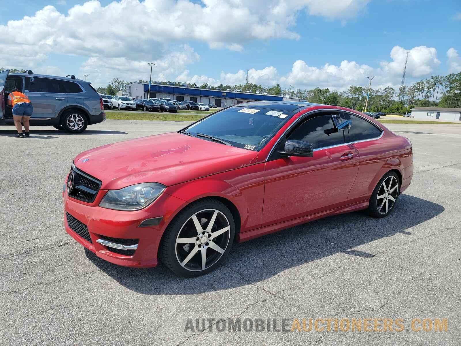 WDDGJ4HB3FG412816 Mercedes-Benz C 2 2015