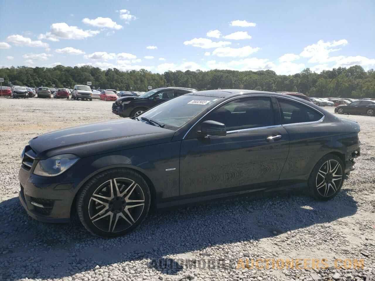 WDDGJ4HB3FG438106 MERCEDES-BENZ C-CLASS 2015