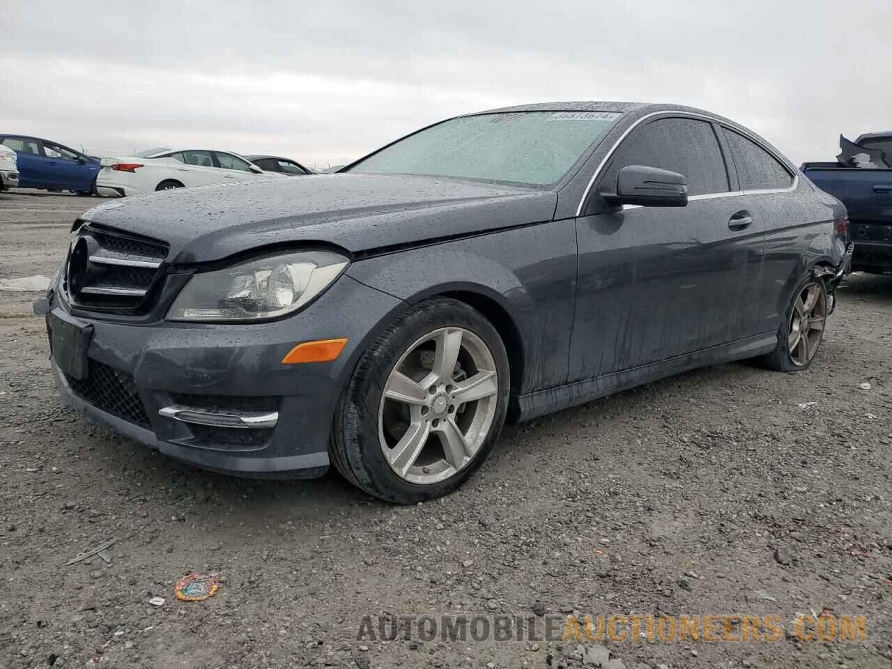 WDDGJ4HB4FG417913 MERCEDES-BENZ C-CLASS 2015