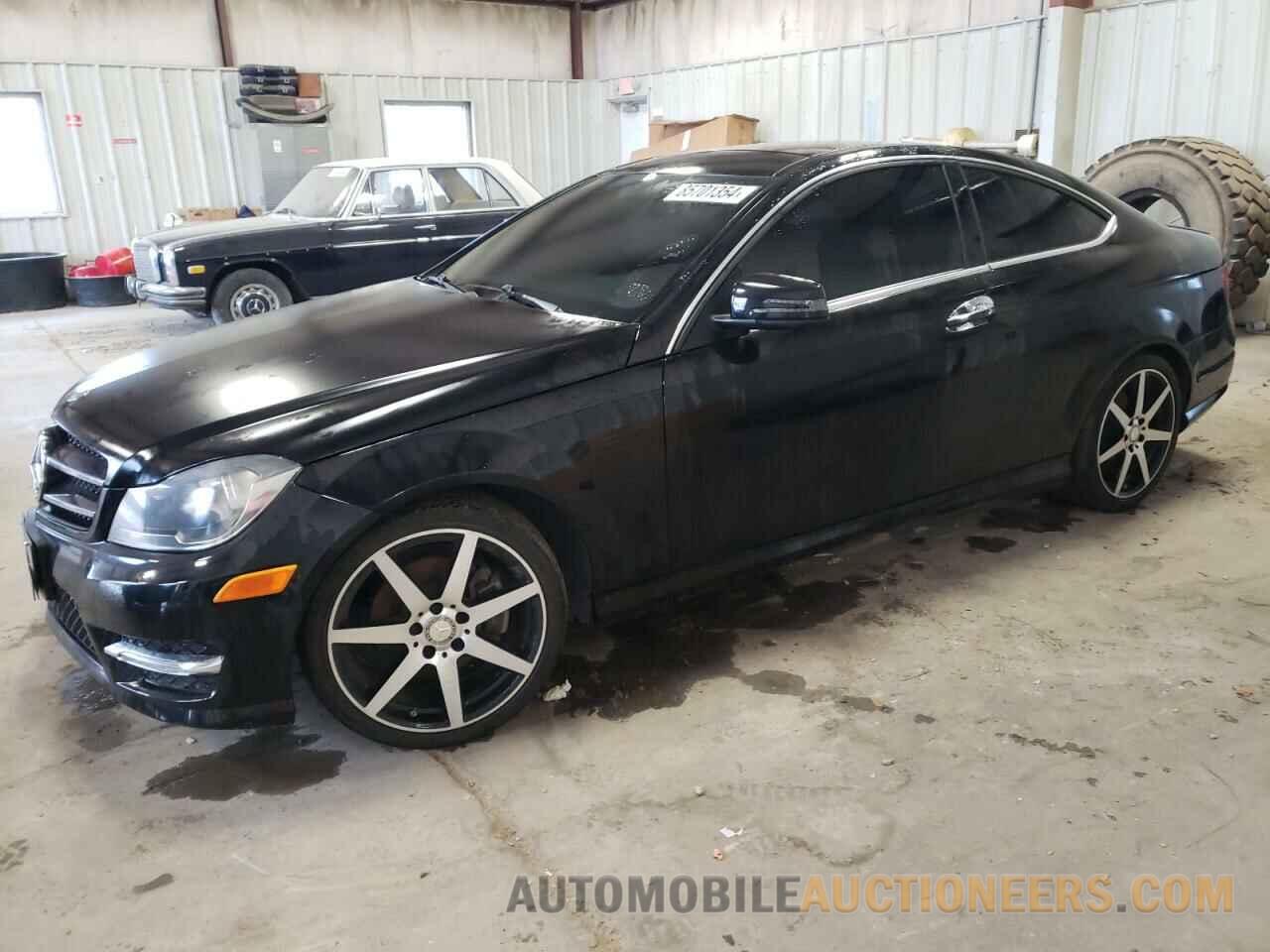 WDDGJ4HB4FG419323 MERCEDES-BENZ C-CLASS 2015