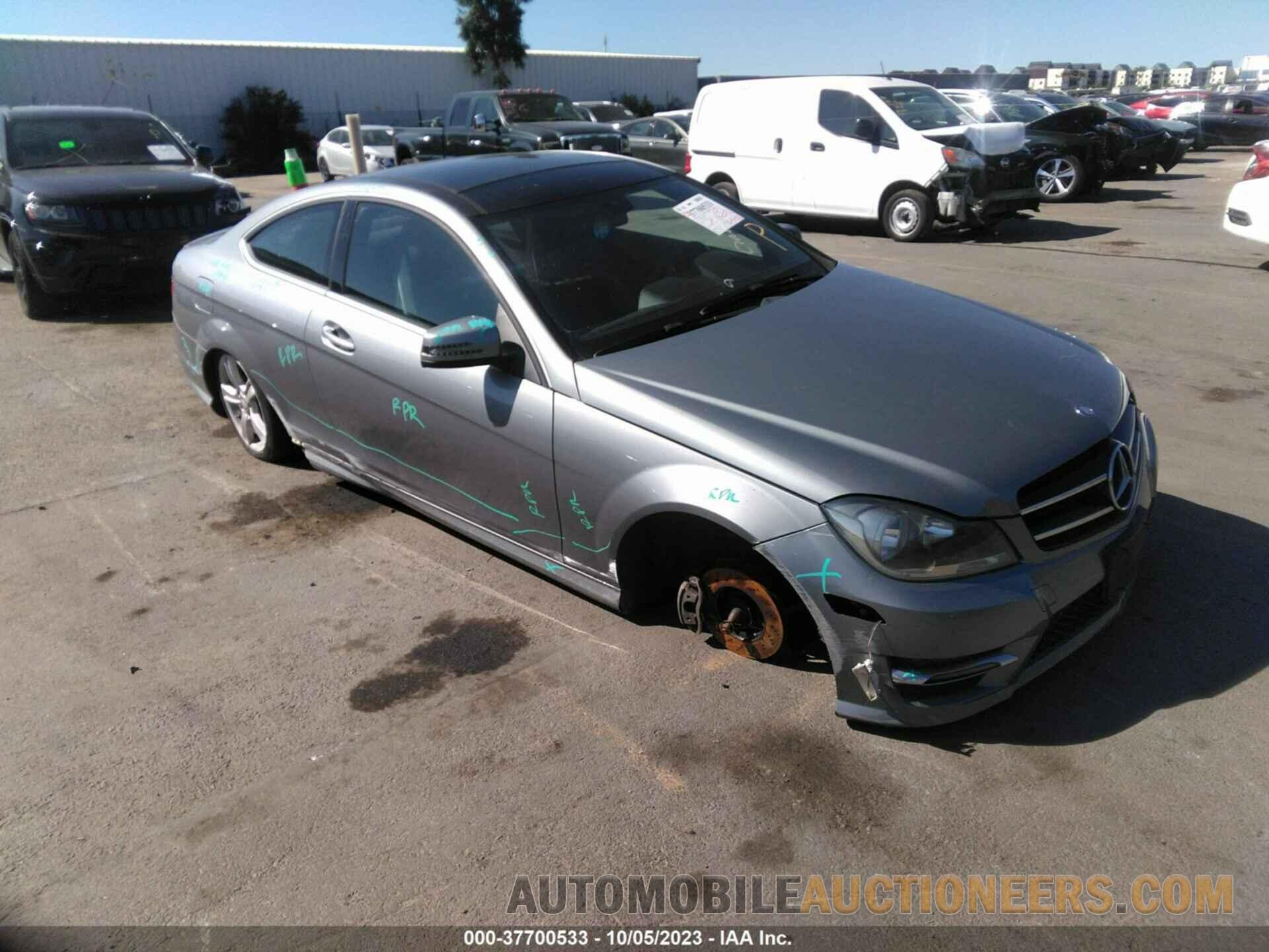 WDDGJ4HB5FG365532 MERCEDES-BENZ C 2015