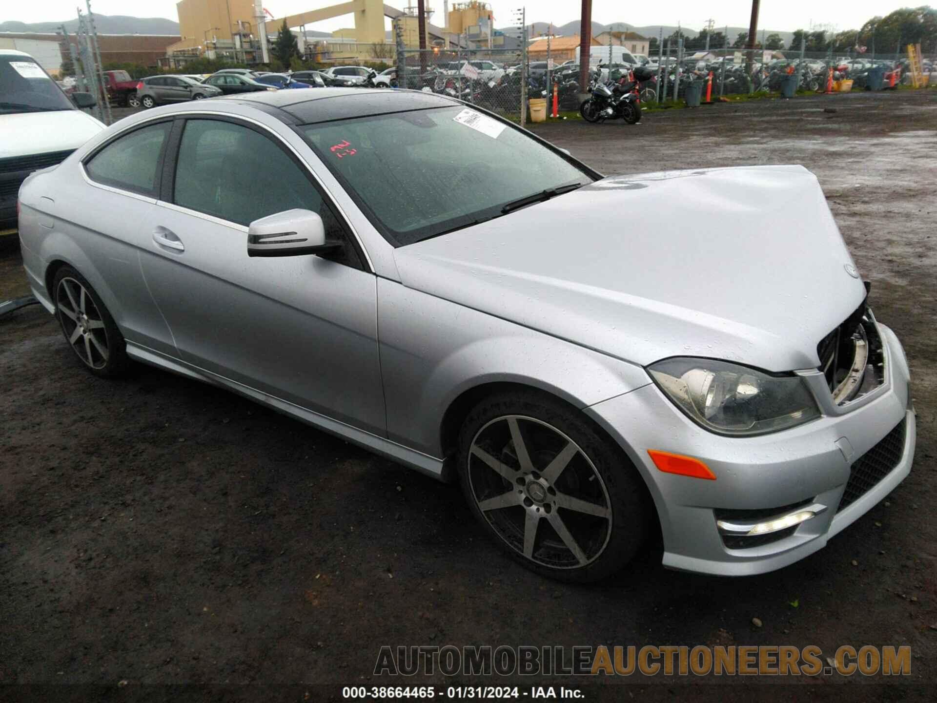 WDDGJ4HB5FG366244 MERCEDES-BENZ C 250 2015