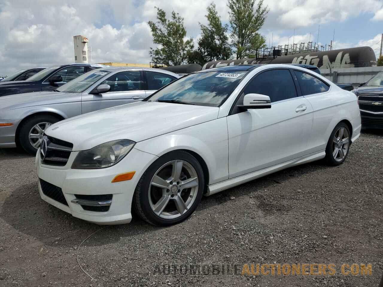 WDDGJ4HB5FG371962 MERCEDES-BENZ C-CLASS 2015