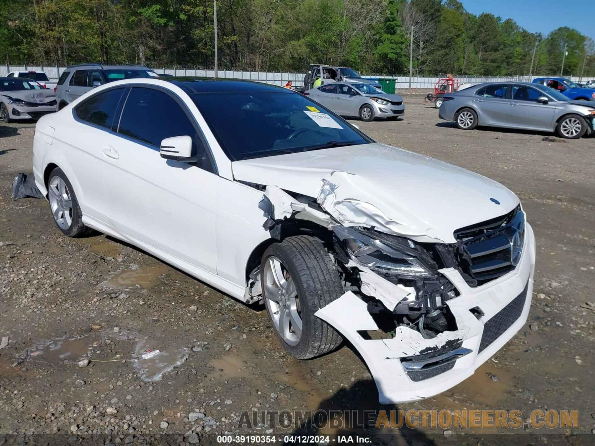 WDDGJ4HB5FG433263 MERCEDES-BENZ C 250 2015