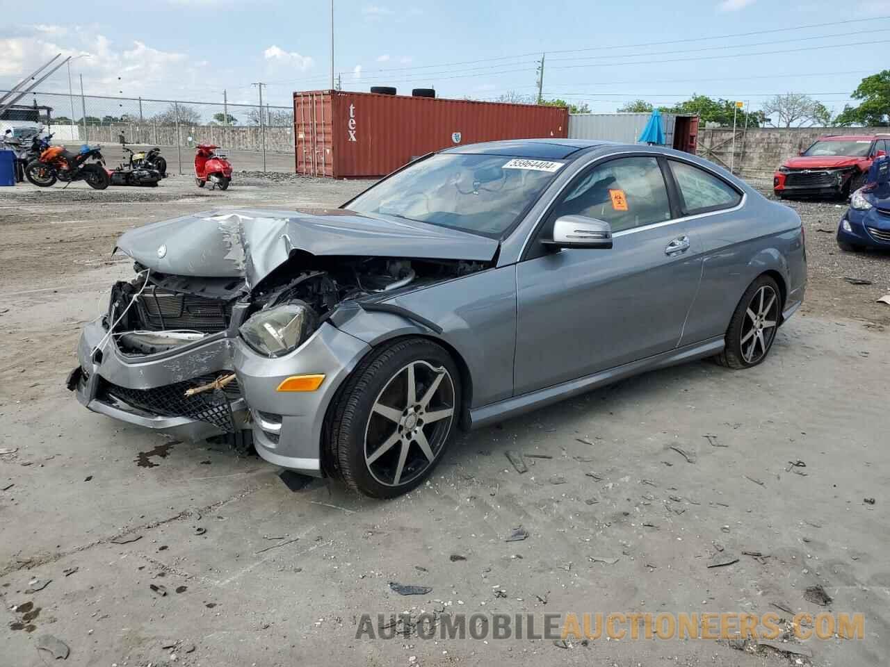 WDDGJ4HB5FG439371 MERCEDES-BENZ C-CLASS 2015