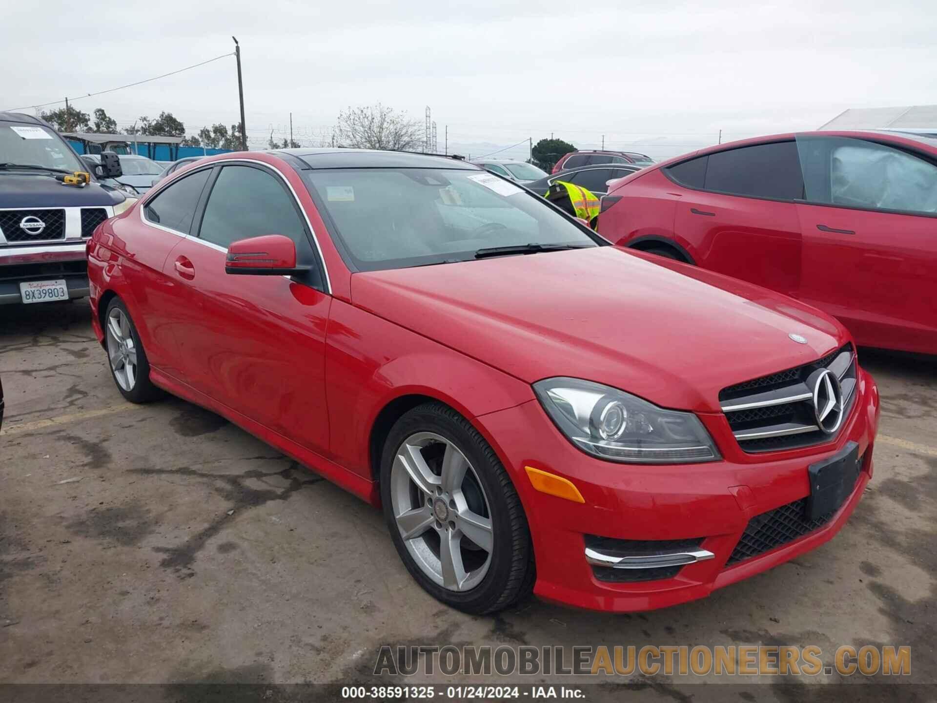 WDDGJ4HB7FG415640 MERCEDES-BENZ C 250 2015