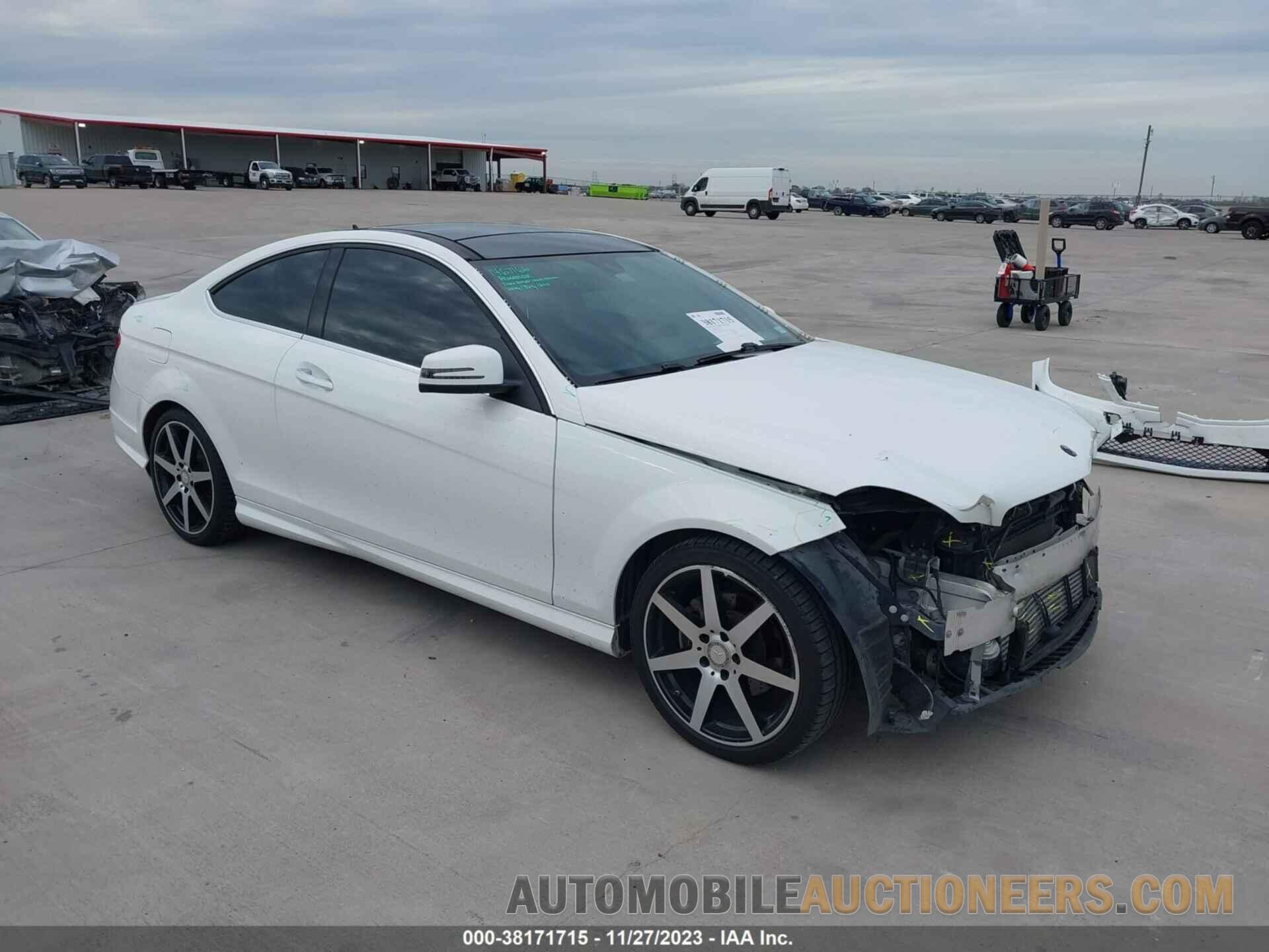 WDDGJ4HB8FG368473 MERCEDES-BENZ C 250 2015