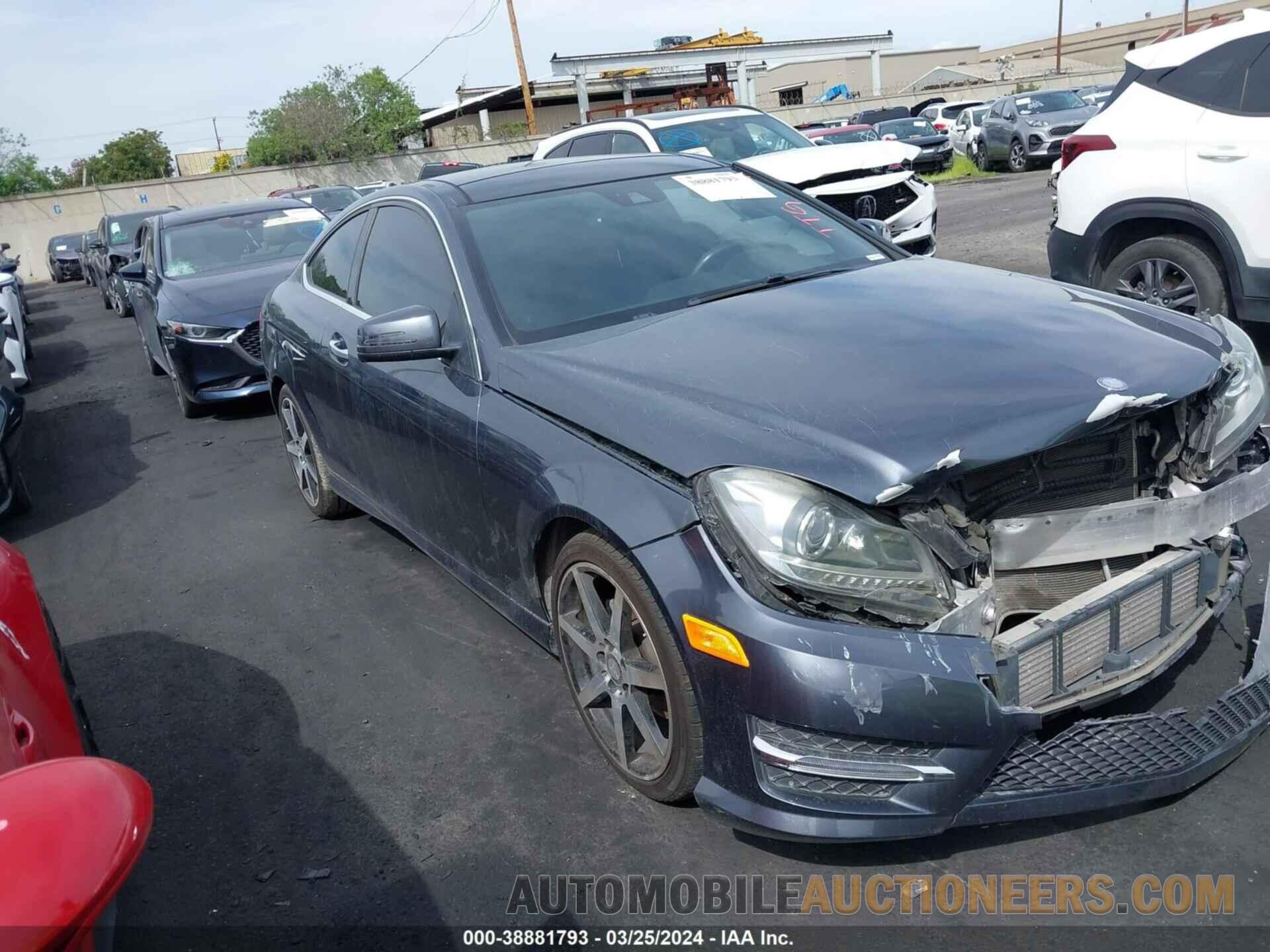 WDDGJ4HB8FG369655 MERCEDES-BENZ C 250 2015