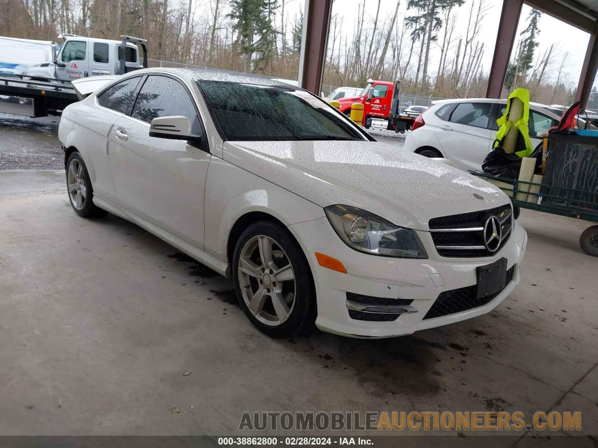 WDDGJ4HB9FG367249 MERCEDES-BENZ C 250 2015