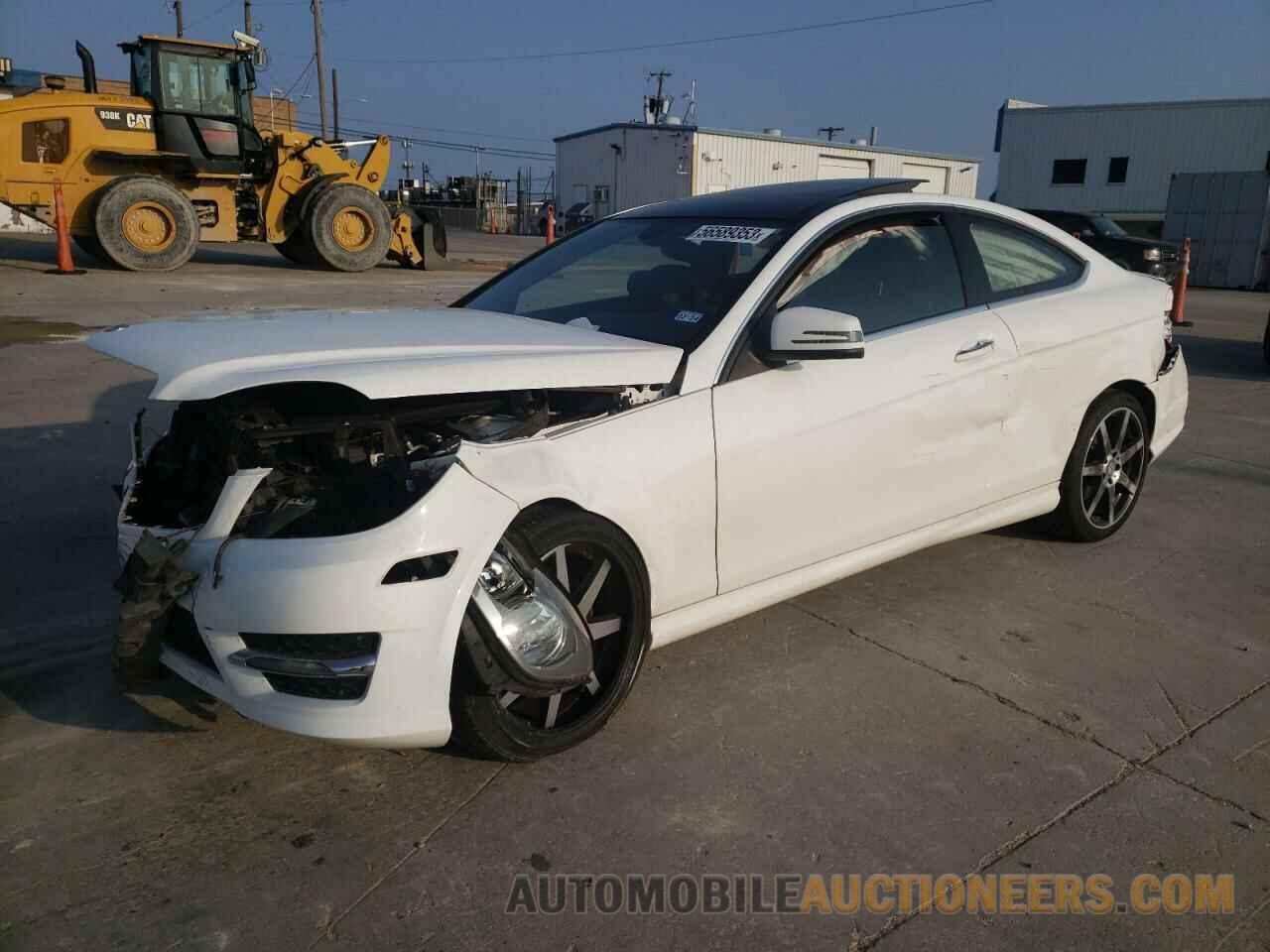 WDDGJ4HBXFG347737 MERCEDES-BENZ C-CLASS 2015