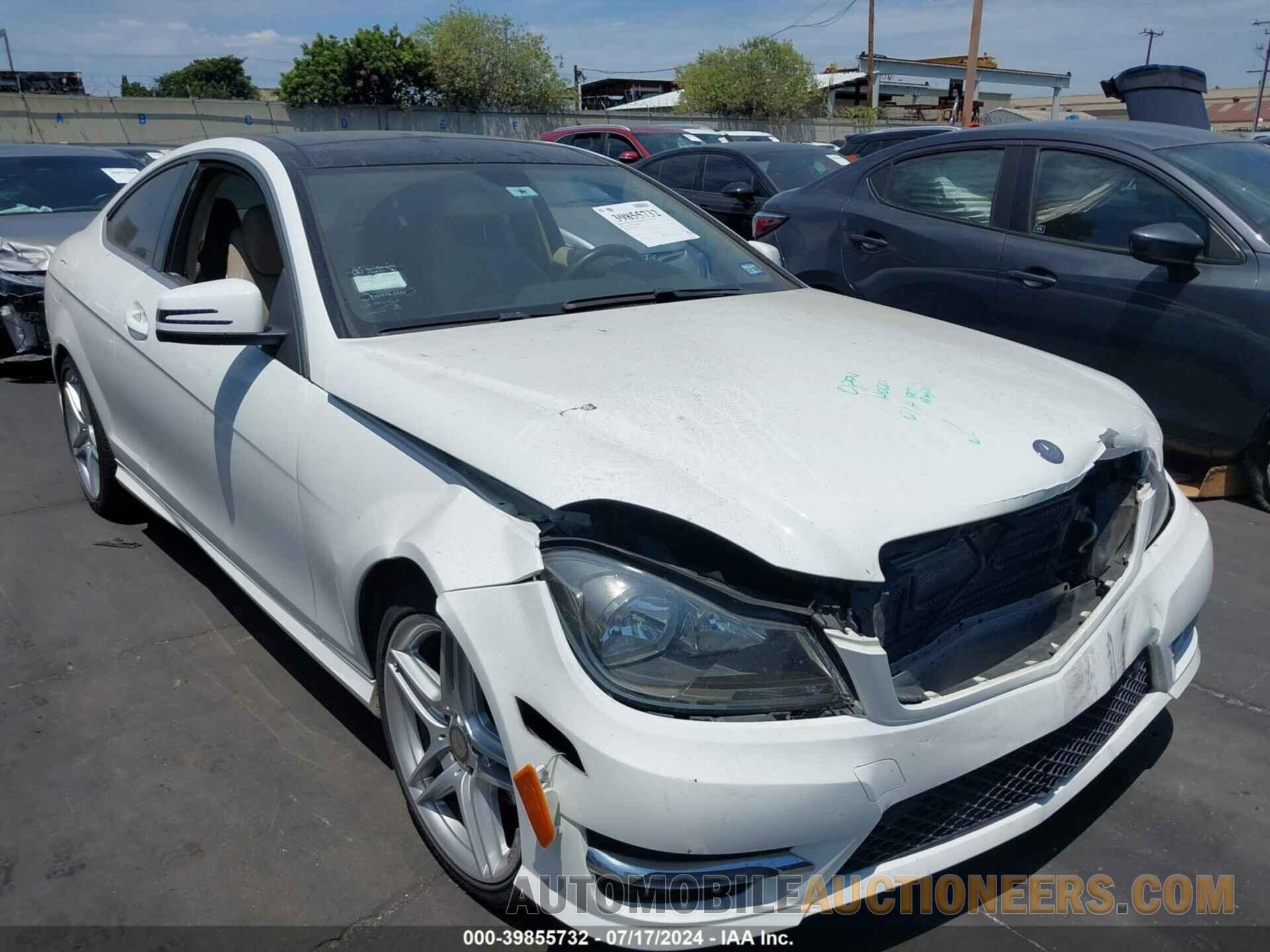 WDDGJ4HBXFG411484 MERCEDES-BENZ C 250 2015