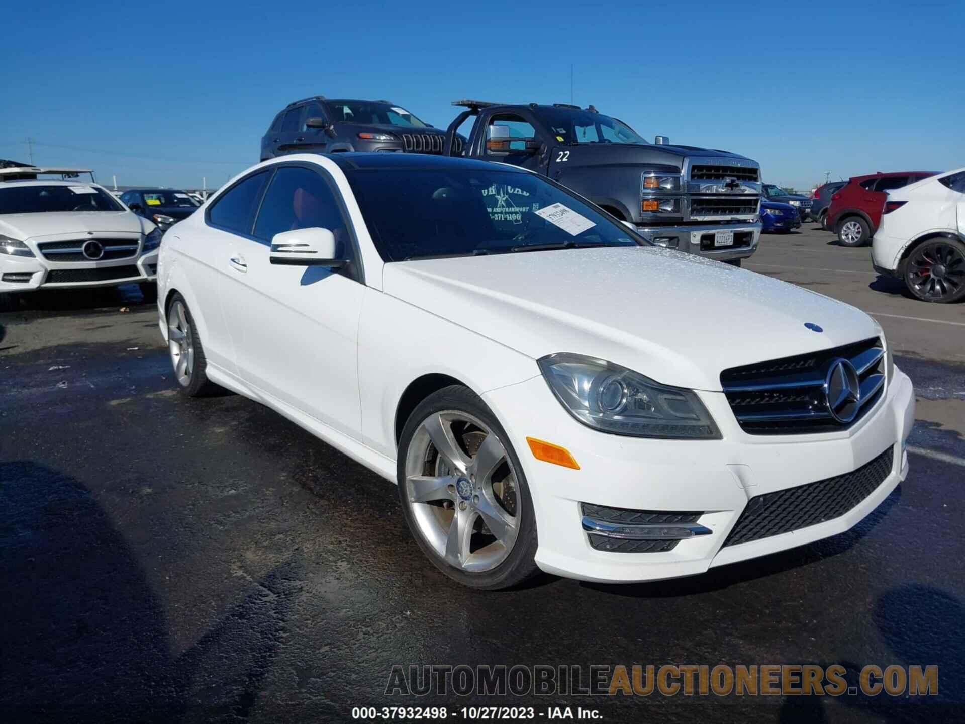 WDDGJ5HB2FG421125 MERCEDES-BENZ C-CLASS 2015