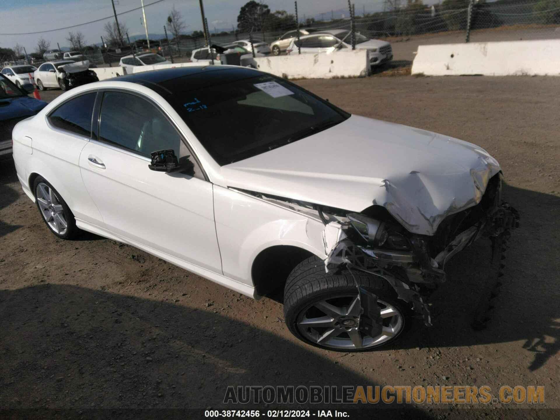 WDDGJ5HB8FG335012 MERCEDES-BENZ C 350 2015