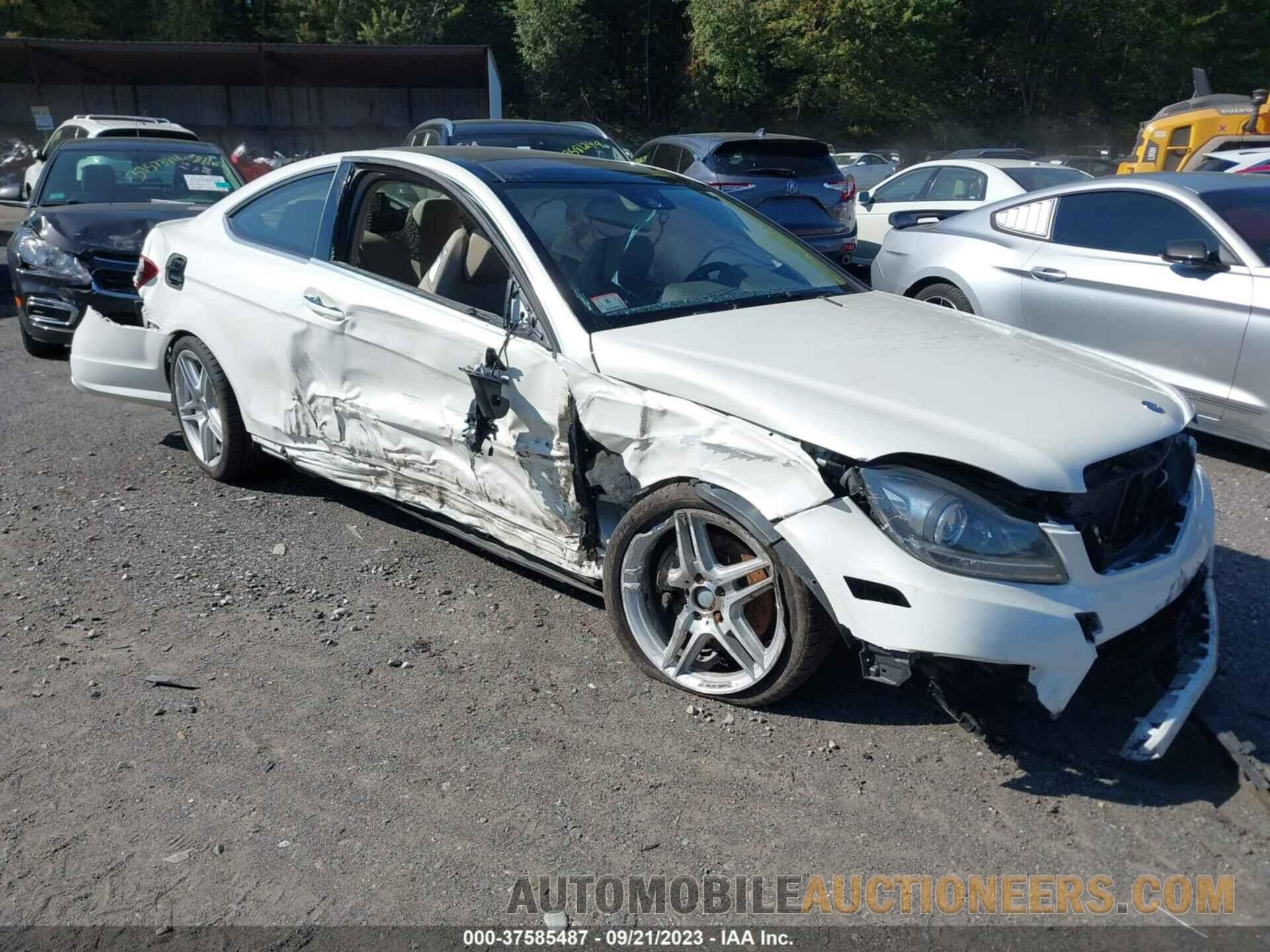 WDDGJ8JB6FG436013 MERCEDES-BENZ C 2015