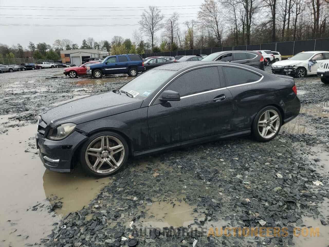 WDDGJ8JB9FG367673 MERCEDES-BENZ C-CLASS 2015