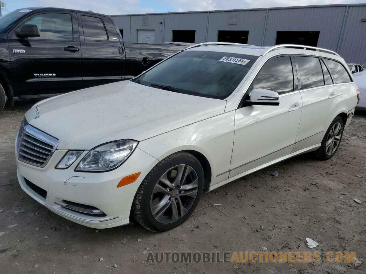 WDDHH8HB5BA402518 MERCEDES-BENZ E-CLASS 2011