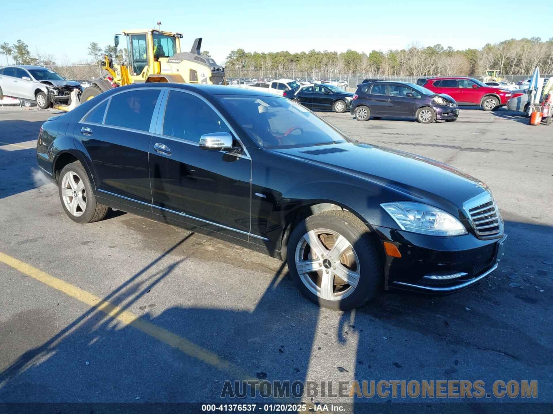 WDDNG7DB9CA461272 MERCEDES-BENZ S 550 2012