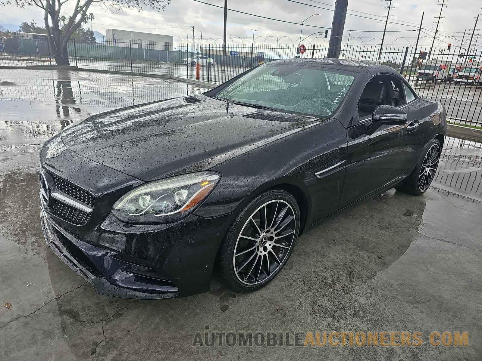 WDDPK3JA2KF160887 Mercedes-Benz SLC 2019