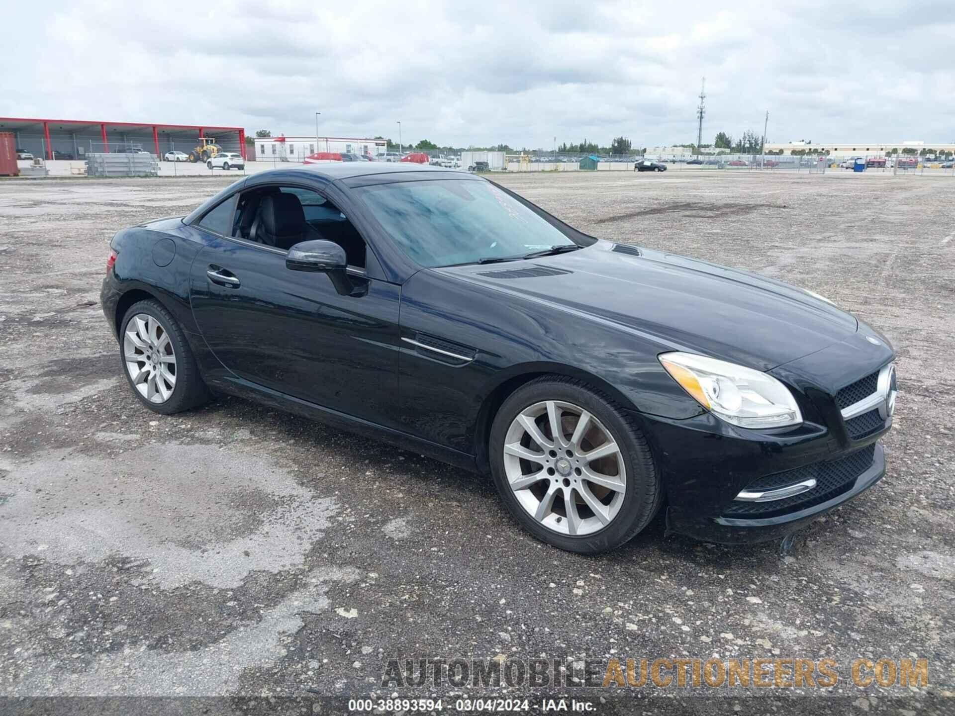 WDDPK3JA3GF123595 MERCEDES-BENZ SLK 300 2016