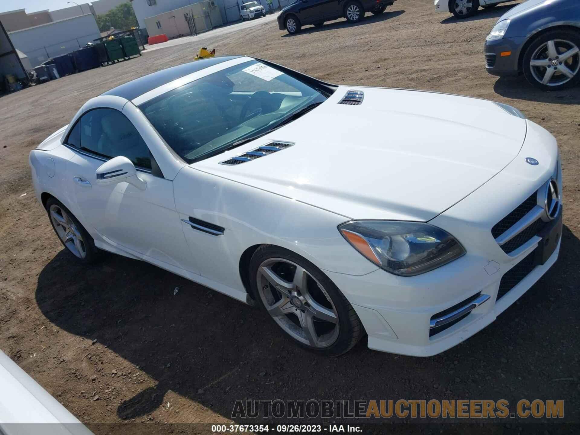 WDDPK3JA5GF121640 MERCEDES-BENZ SLK 2016