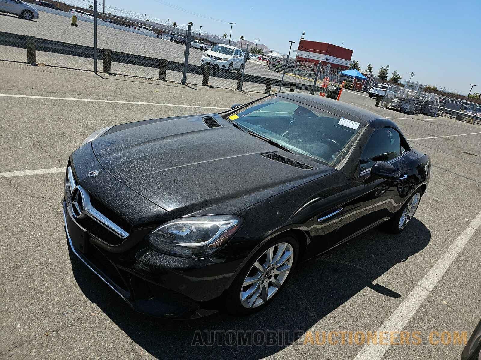 WDDPK3JA5KF163699 Mercedes-Benz SLC 2019