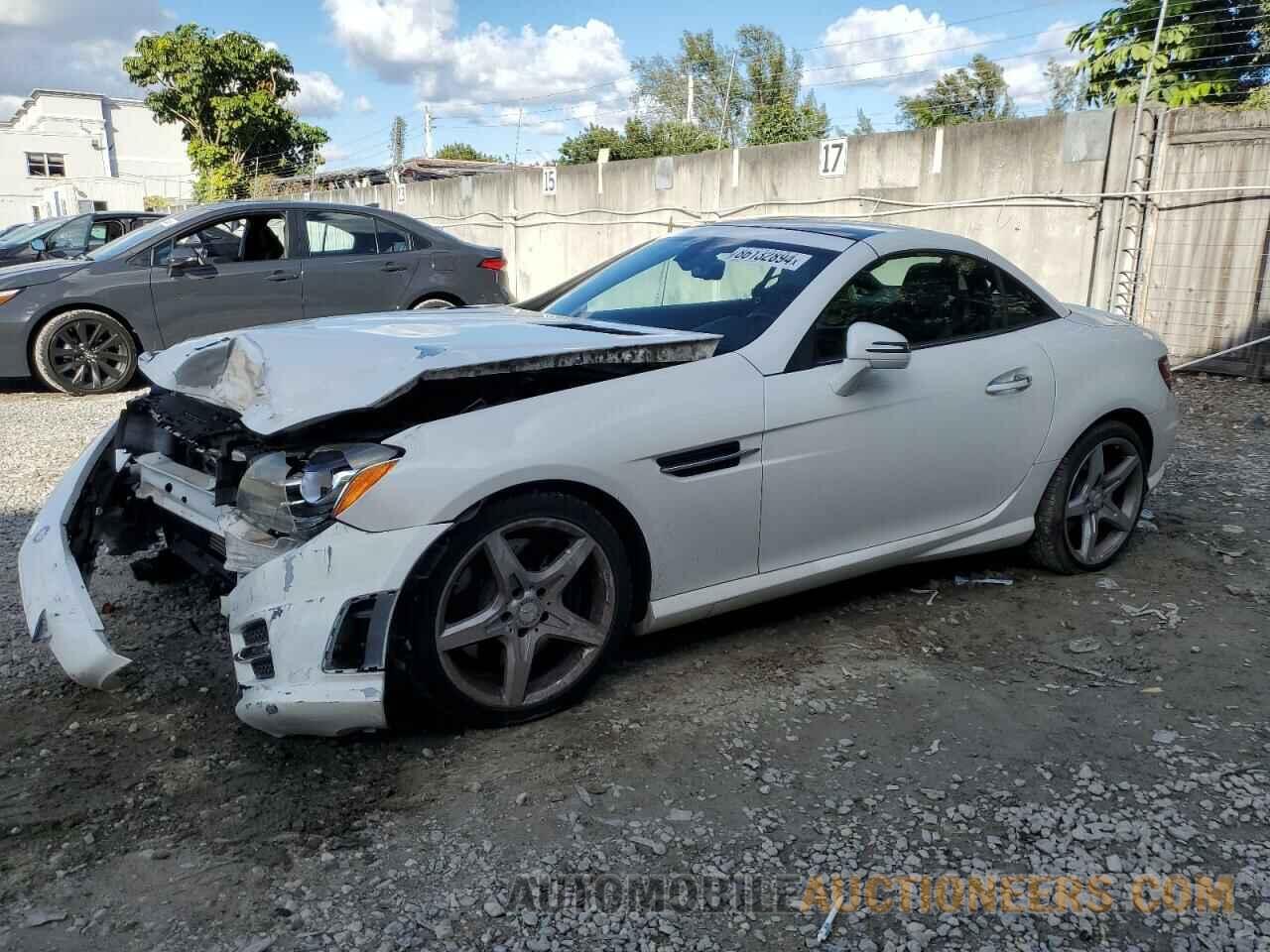 WDDPK4HA2FF107043 MERCEDES-BENZ SLK-CLASS 2015