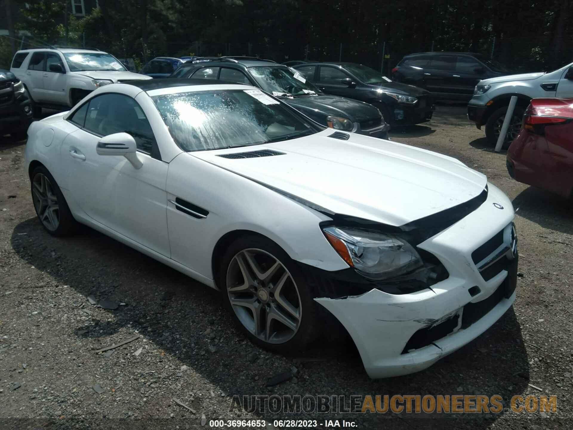 WDDPK4HA5FF096765 MERCEDES-BENZ SLK-CLASS 2015