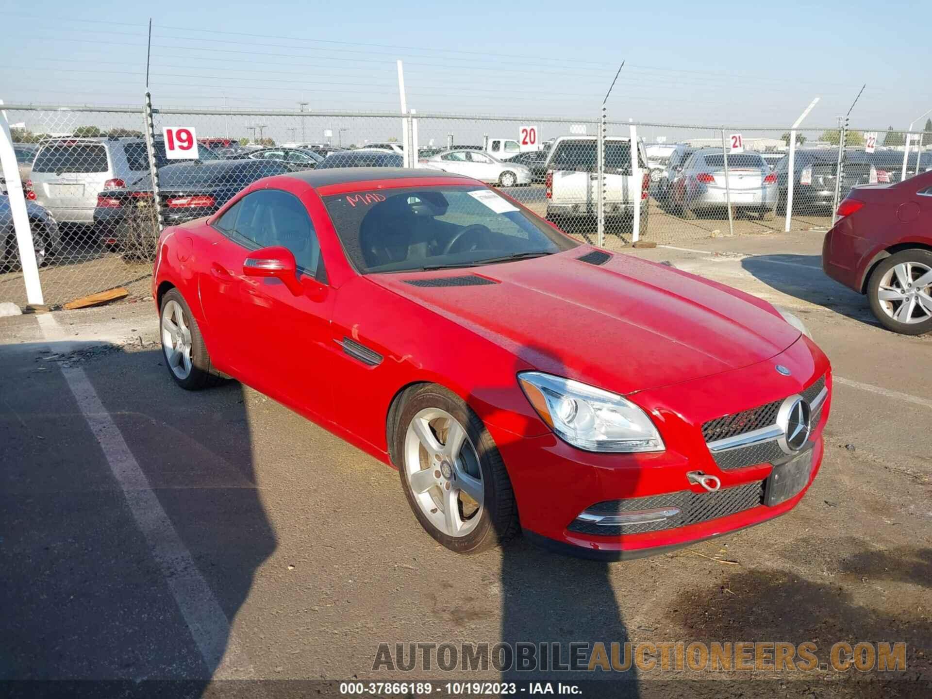 WDDPK4HA6FF099996 MERCEDES-BENZ SLK-CLASS 2015