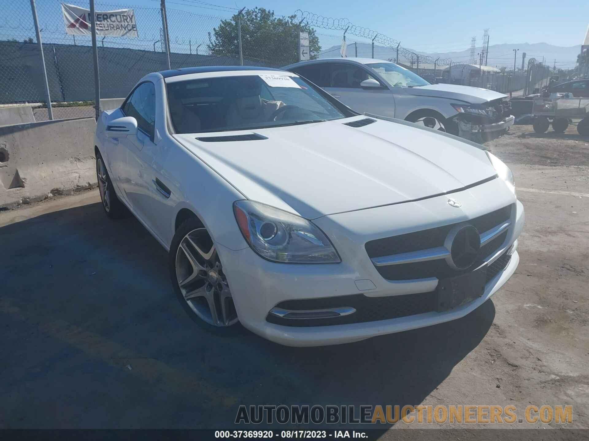 WDDPK4HA8FF100145 MERCEDES-BENZ SLK-CLASS 2015