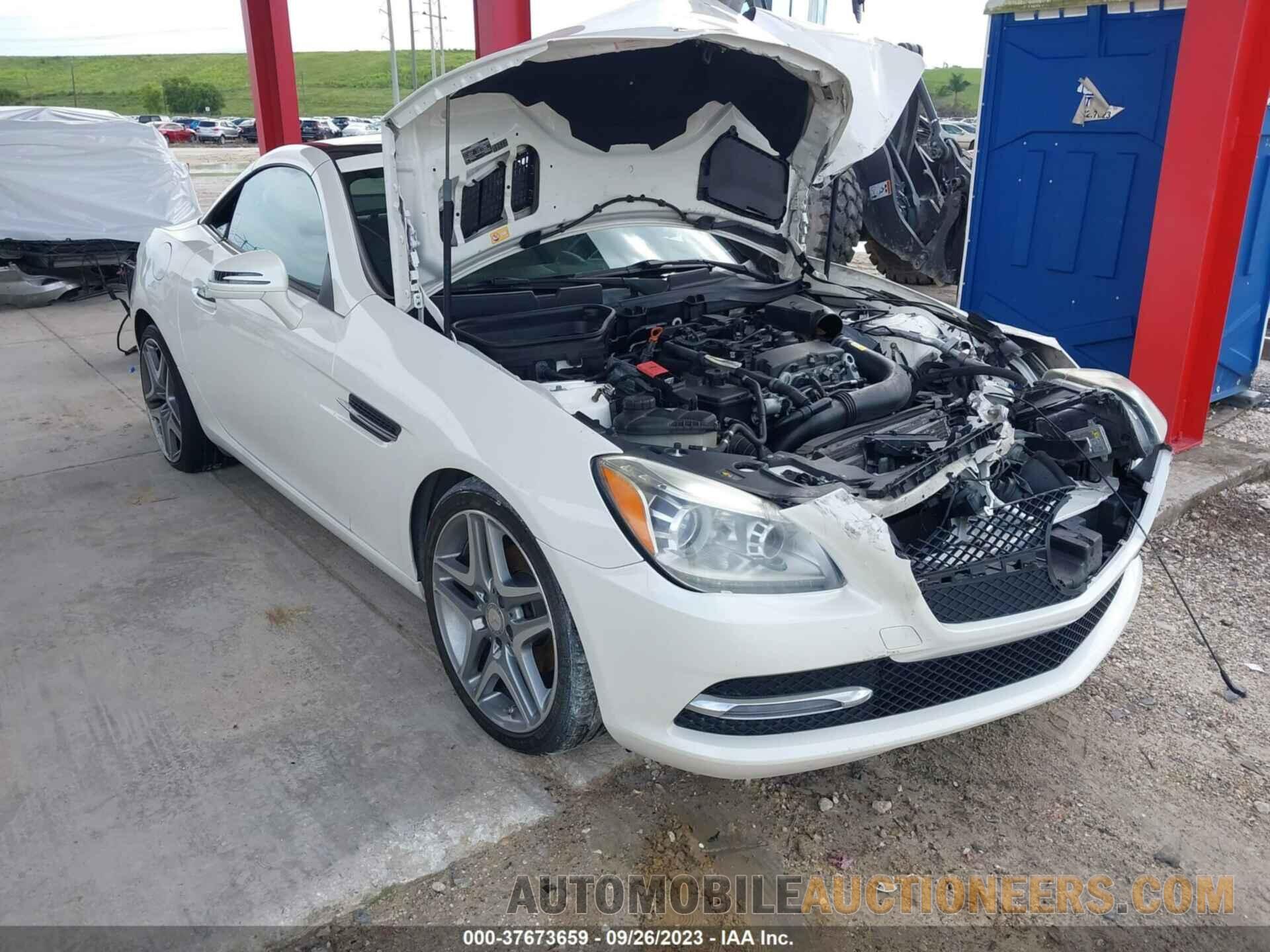 WDDPK4HA8FF102638 MERCEDES-BENZ SLK-CLASS 2015