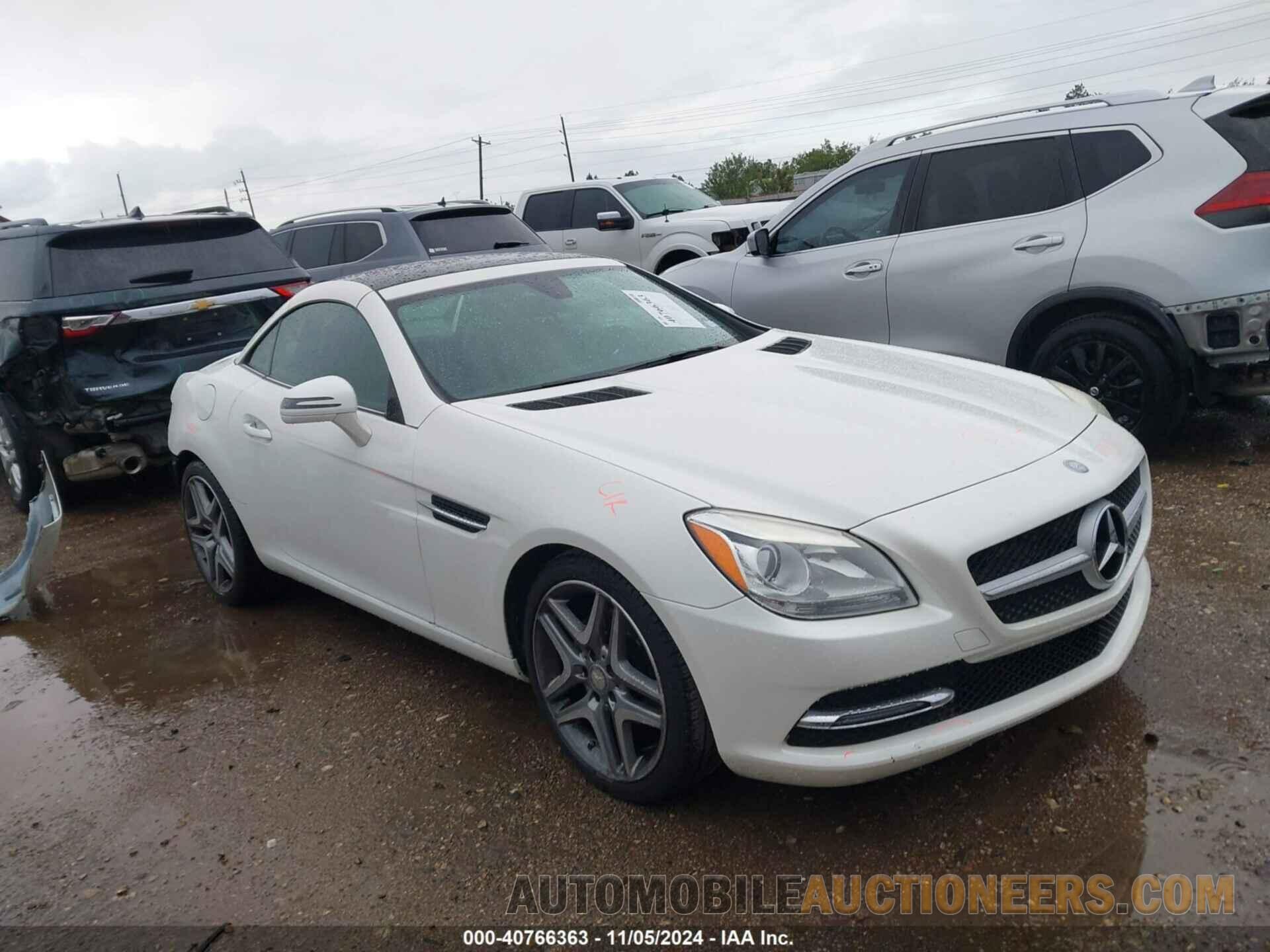 WDDPK4HAXFF099208 MERCEDES-BENZ SLK 2015