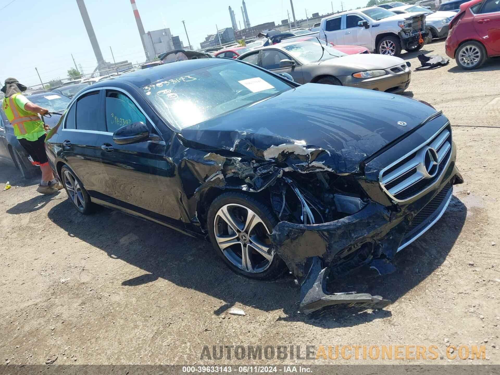 WDDZF4JB4KA590879 MERCEDES-BENZ E 300 2019