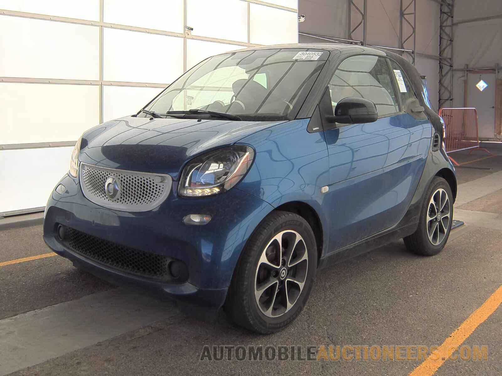 WMEFJ5DA1GK079556 smart fortwo 2016