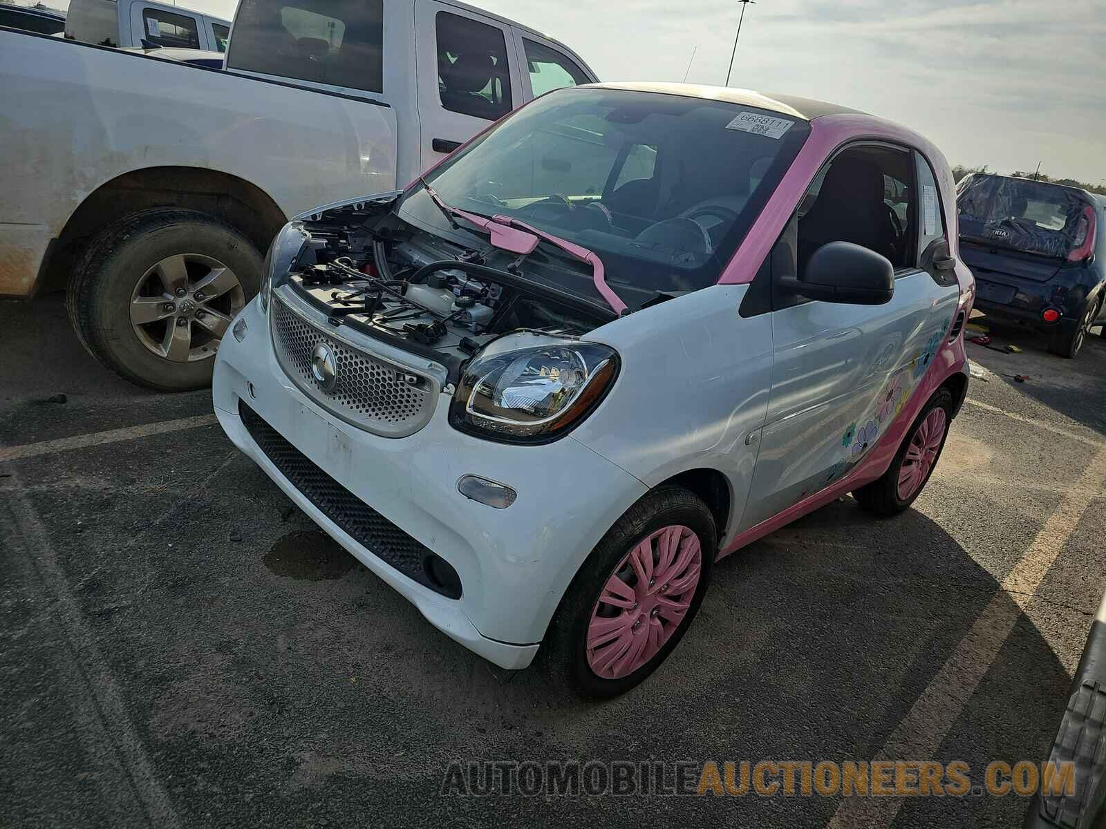 WMEFJ5DAXGK141598 smart fortwo 2016