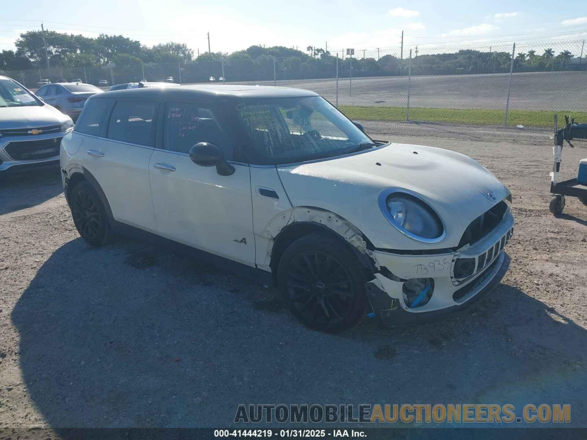 WMWLU1C34H2F28377 MINI CLUBMAN 2017