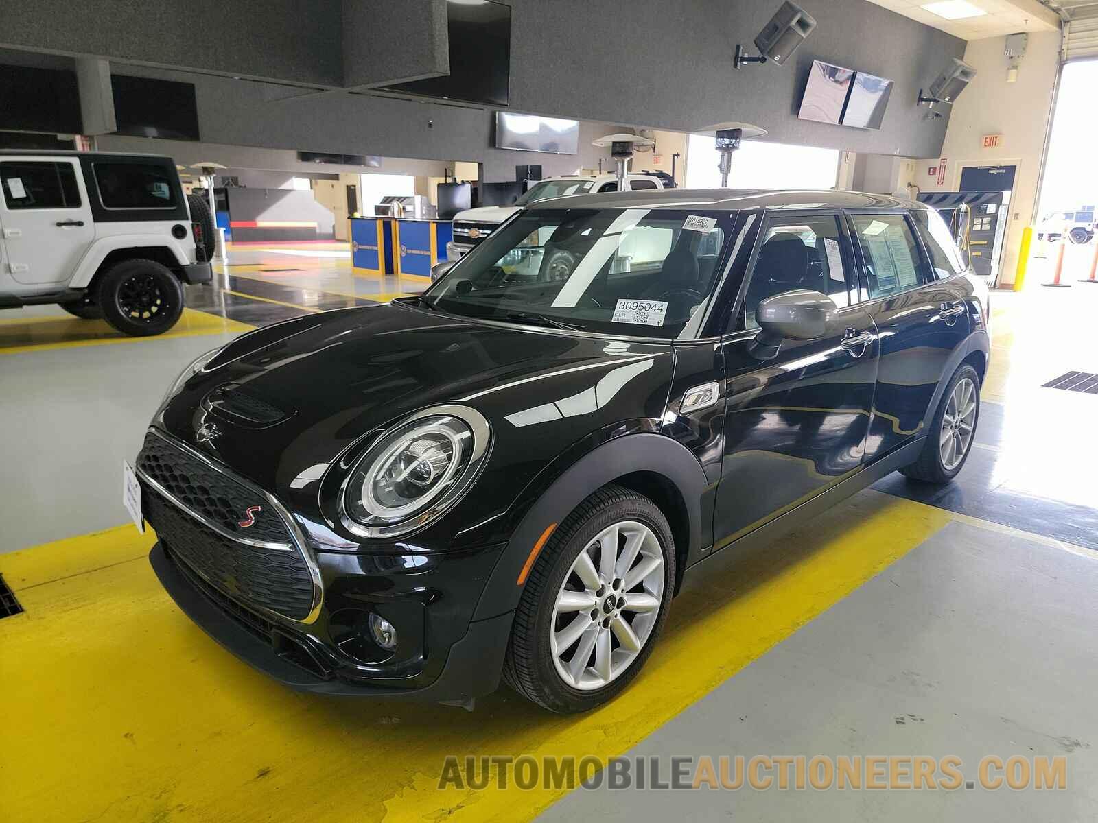 WMWLV7C02L2M18827 MINI Clubman 2020