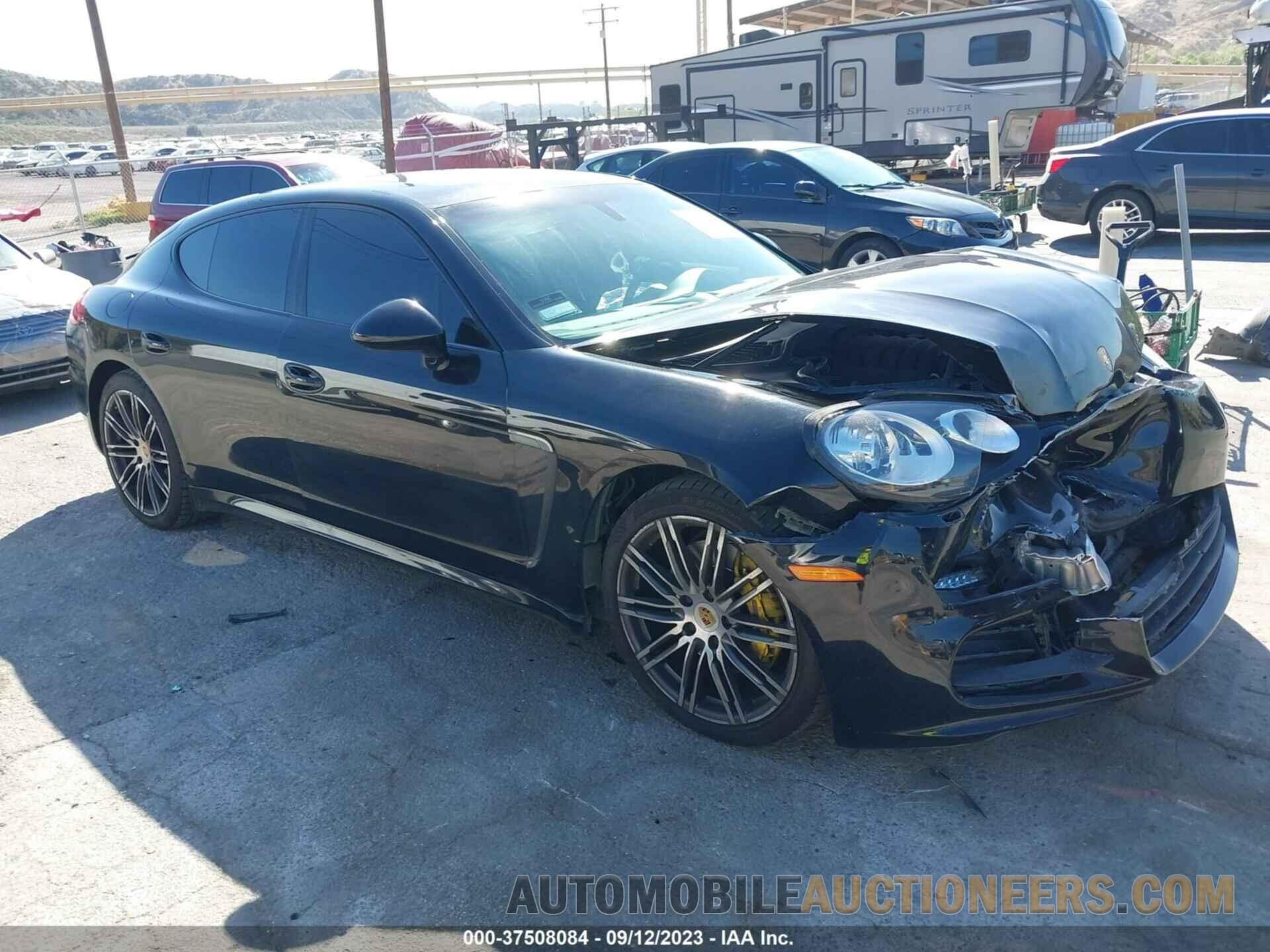 WP0AA2A70GL000601 PORSCHE PANAMERA 2016