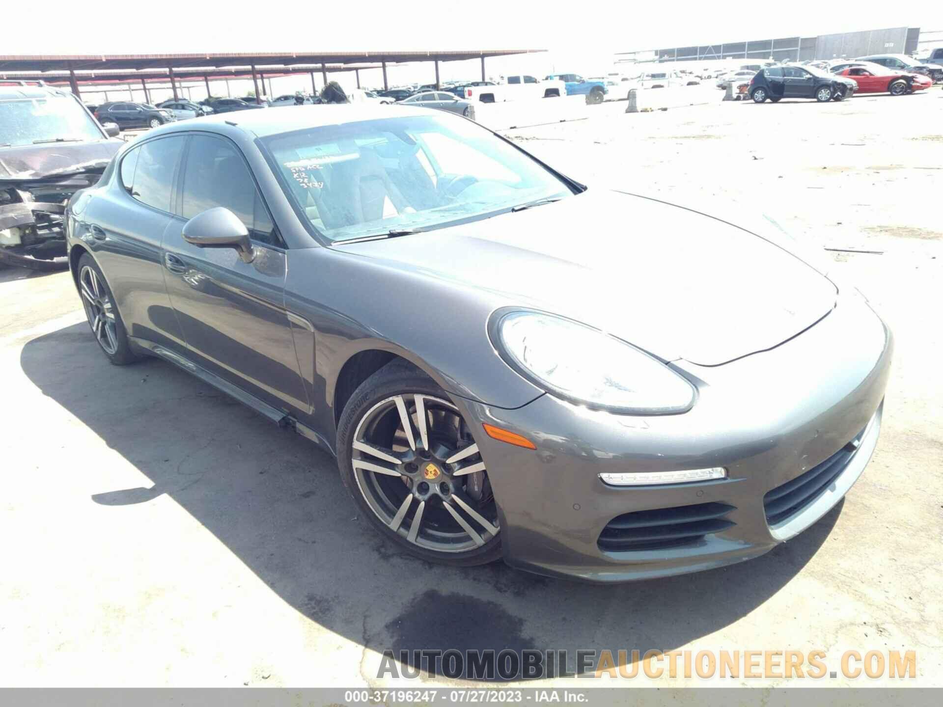 WP0AA2A70GL003434 PORSCHE PANAMERA 2016