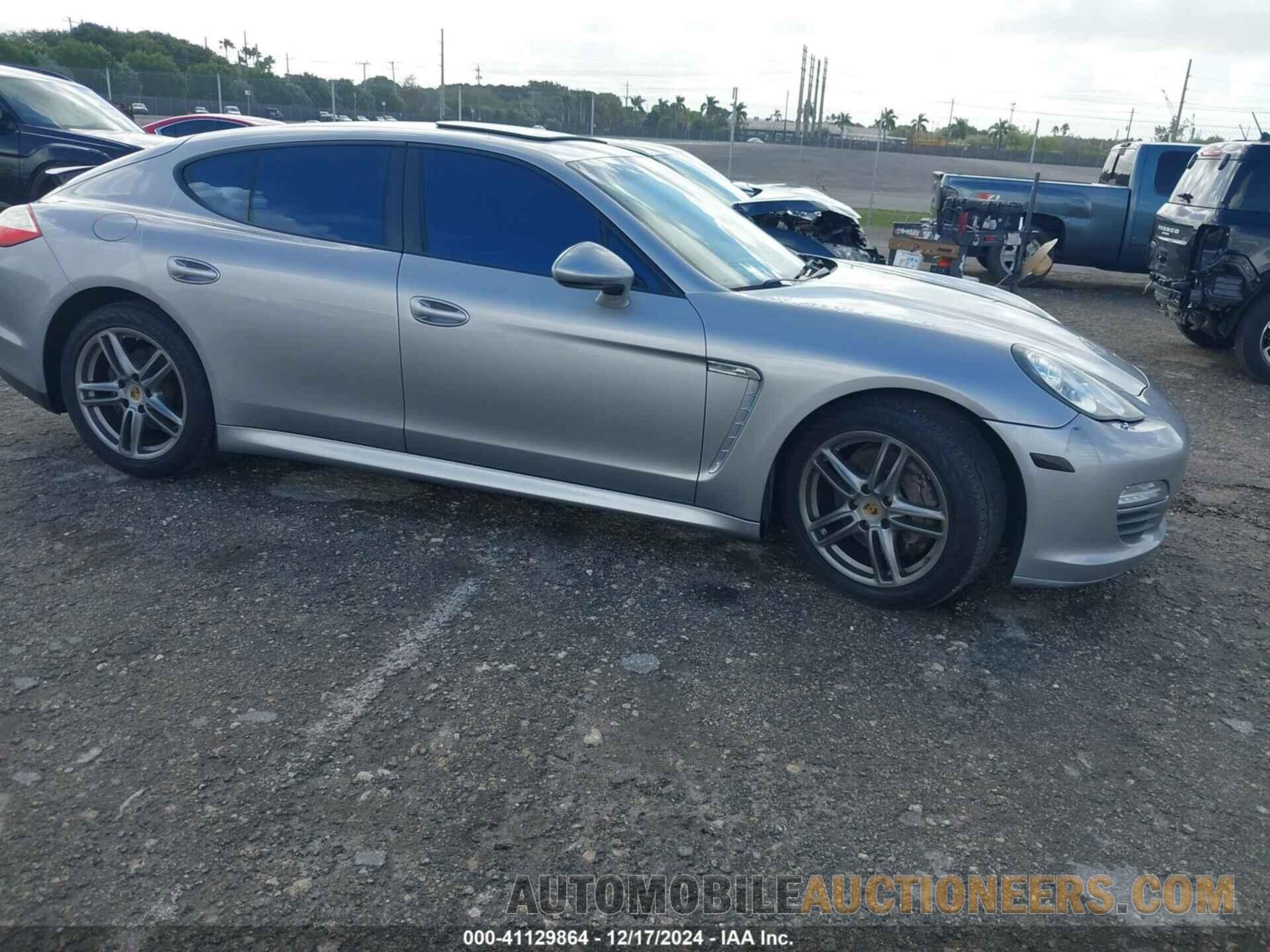 WP0AA2A75BL011036 PORSCHE PANAMERA 2011