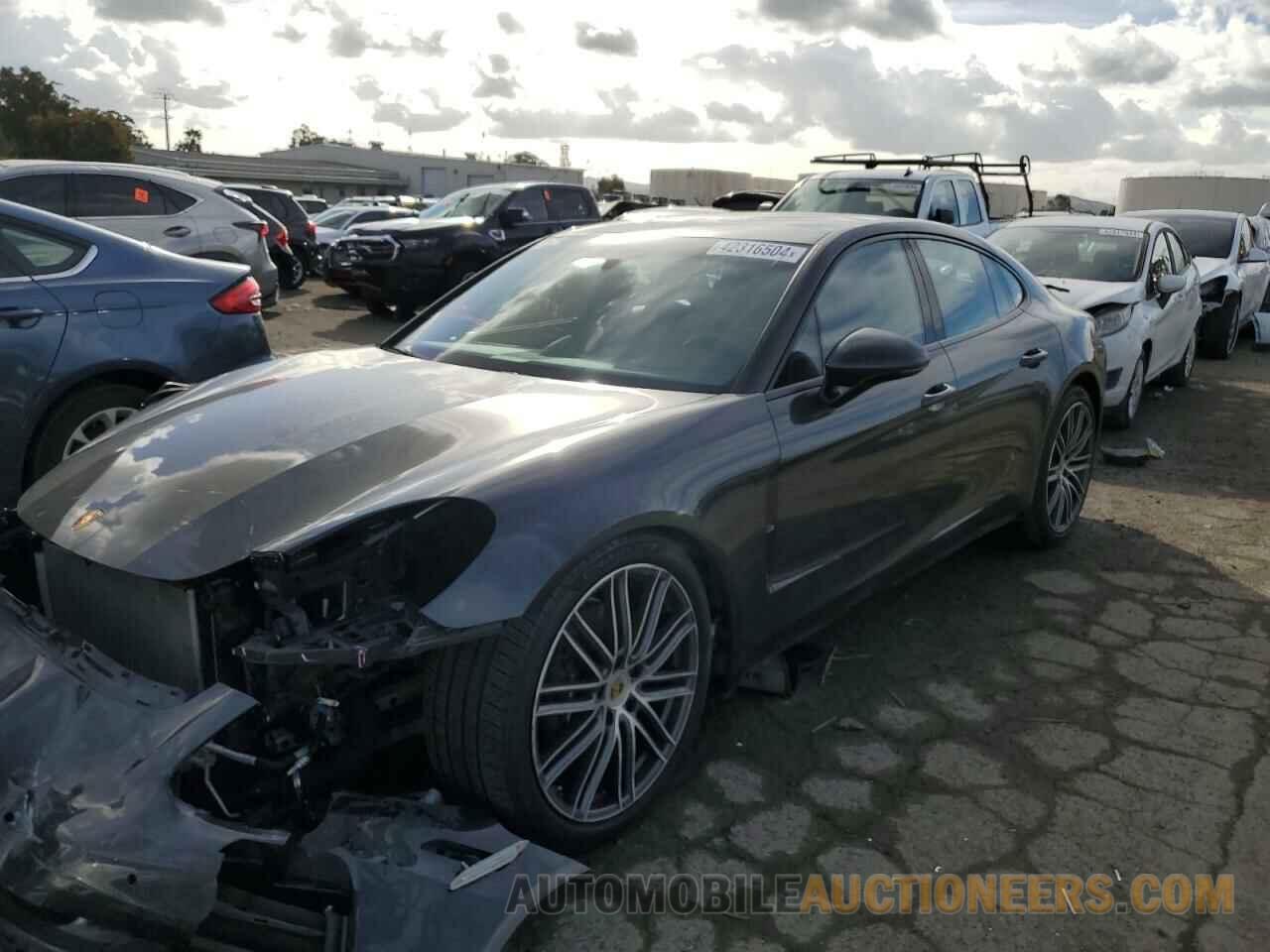 WP0AA2A78JL111128 PORSCHE PANAMERA 2018