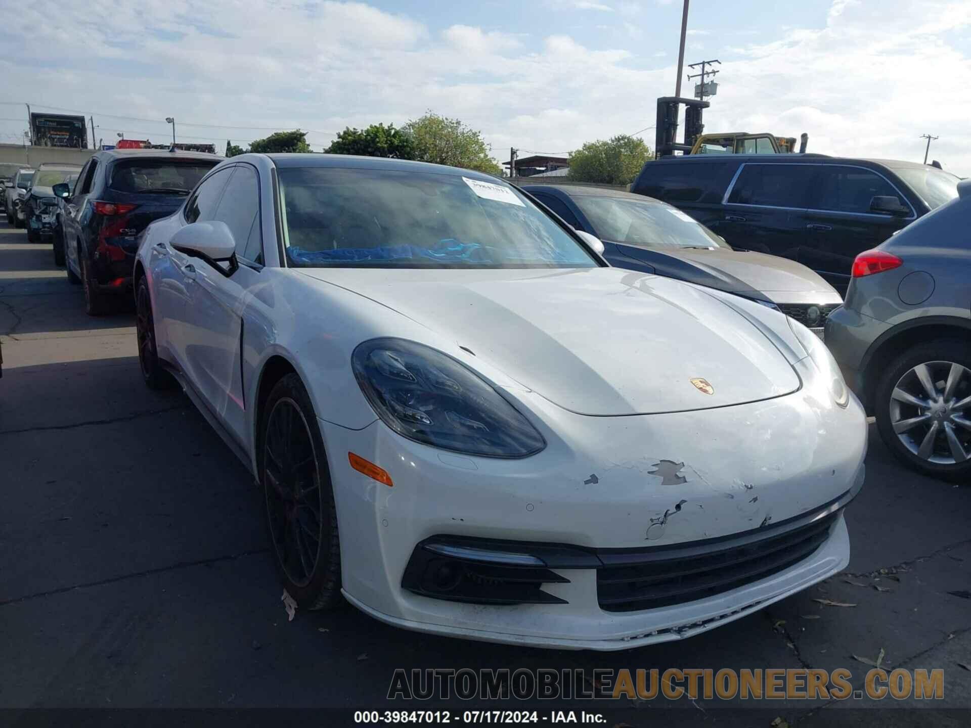 WP0AB2A7XHL122686 PORSCHE PANAMERA 2017