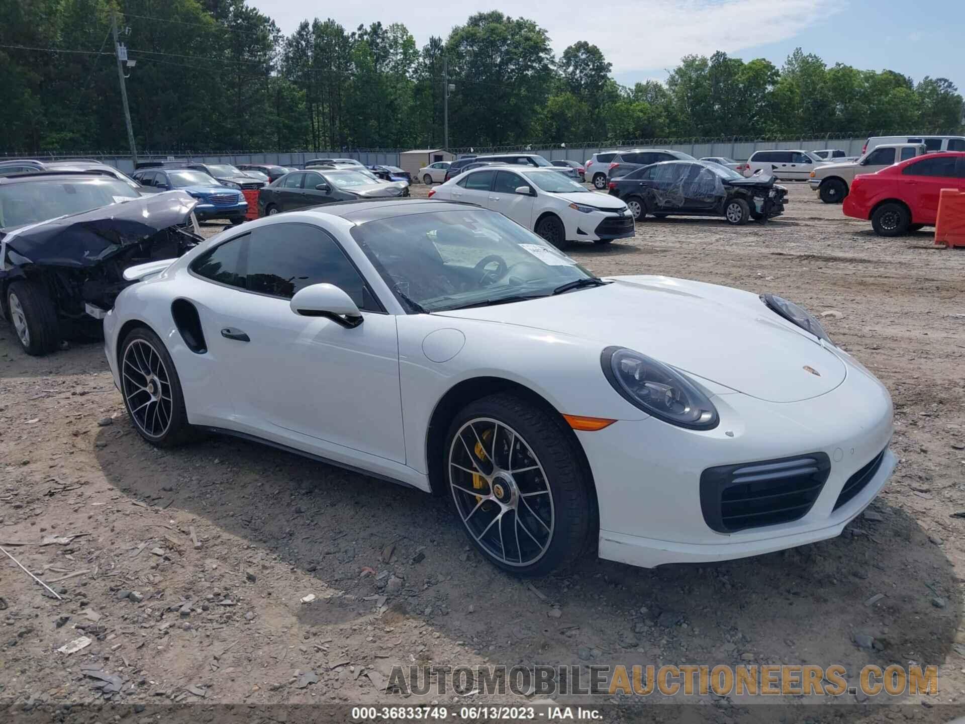 WP0AD2A90JS156613 PORSCHE 911 2018