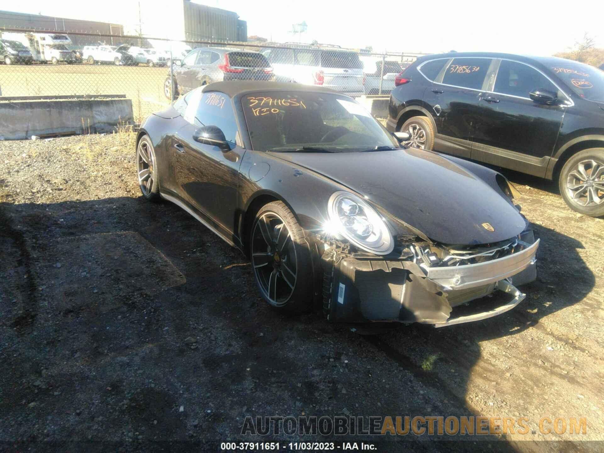 WP0BA2A95HS132220 PORSCHE 911 2017