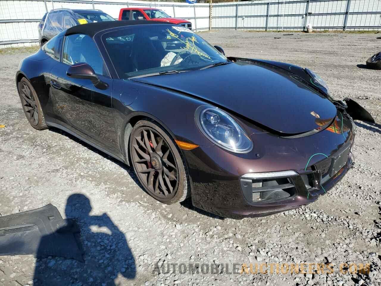 WP0BB2A91HS137055 PORSCHE 911 2017