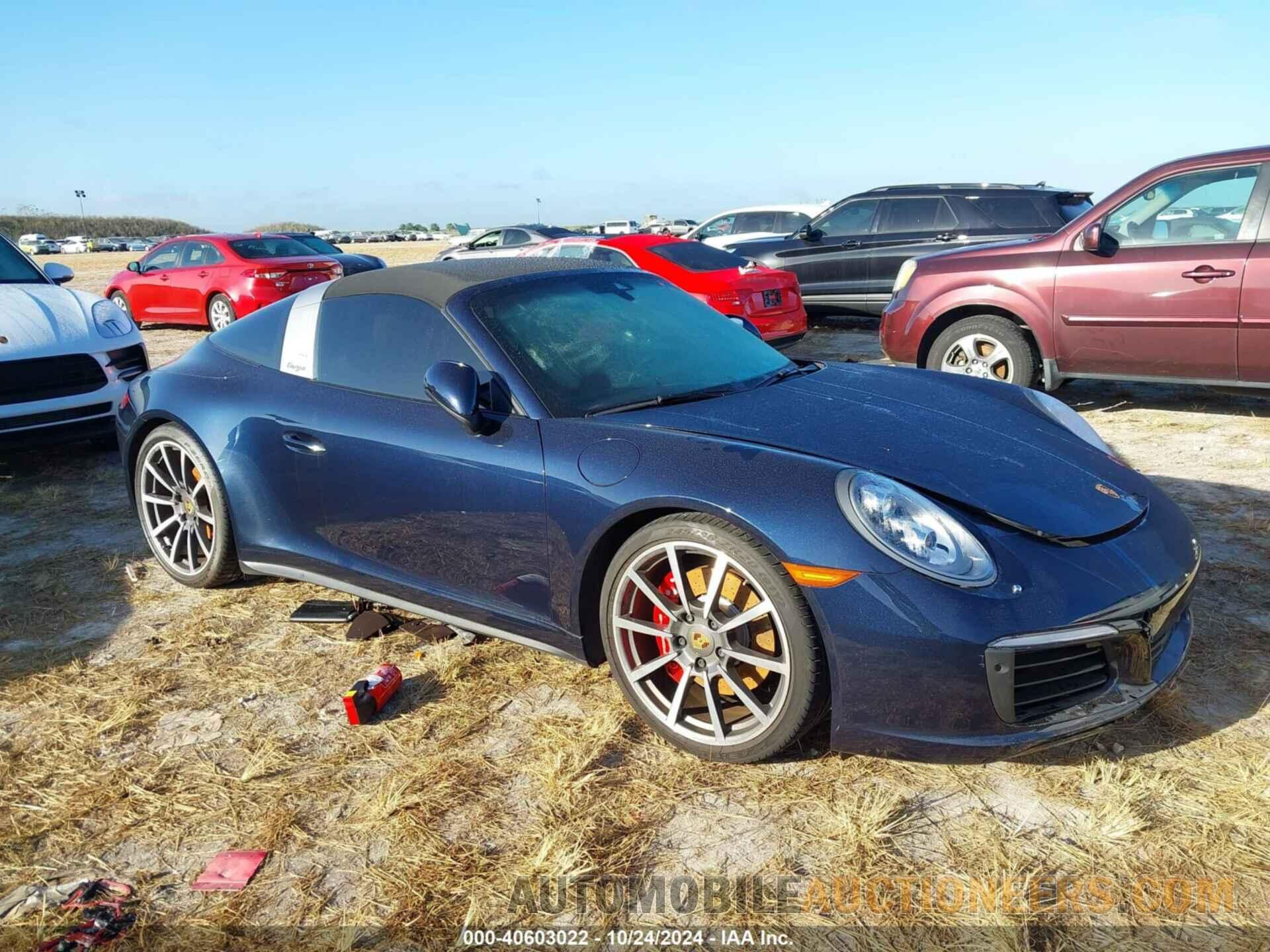 WP0BB2A93HS136084 PORSCHE 911 2017