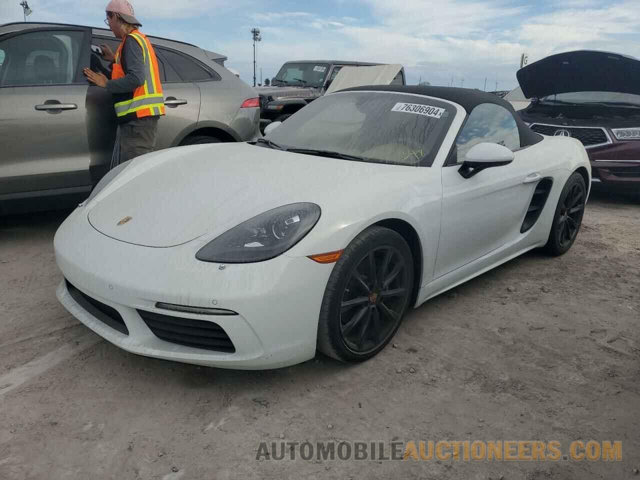 WP0CA2A86HS220141 PORSCHE BOXSTER 2017