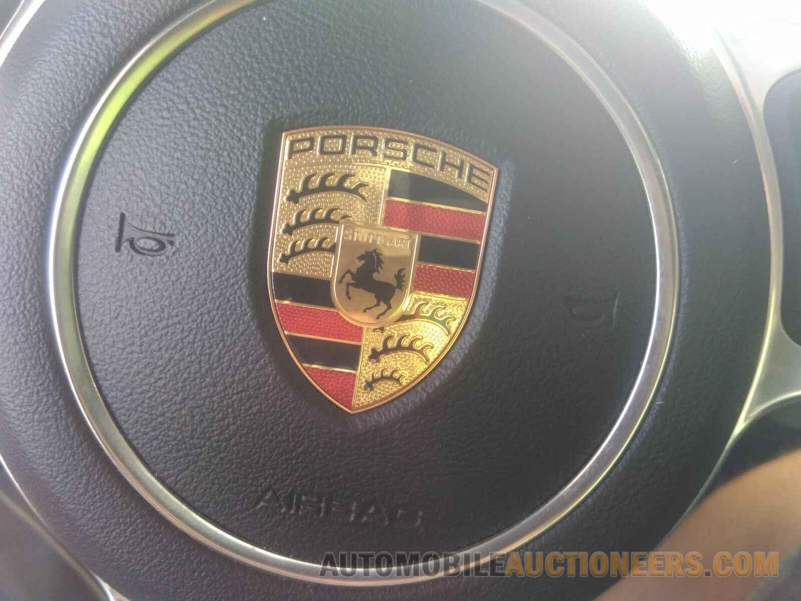 WP0CA2A87KS210144 Porsche 718 Boxster 2019